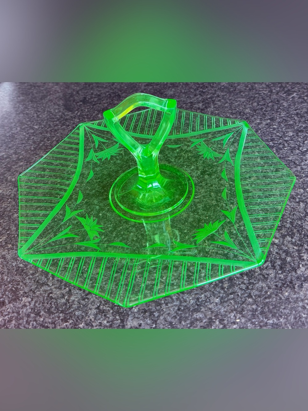Art Deco VTG Green Depression Glass Octagon Serving Tray w/Handle MINT 4 Charity